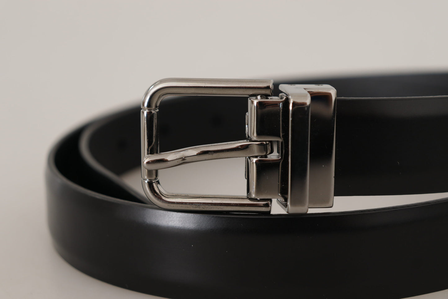 Dolce & Gabbana Elegant Black Leather Belt with Metal Buckle